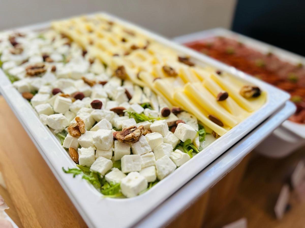 Hotel Zlatni Rat 4*